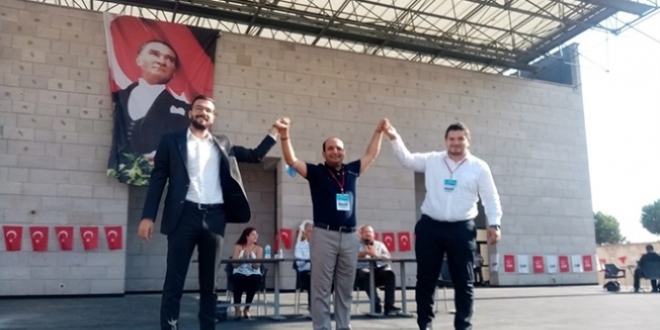 CHP İzmir Gençlik Kolları Kongresinde arbede