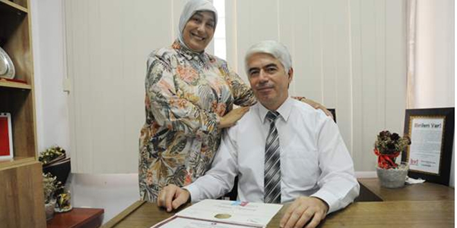 Şehit babası okuma azmiyle üçüncü üniversite diplomasını aldı