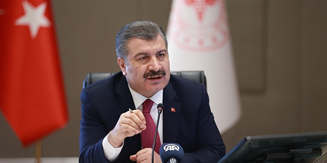 Büşra Hemşireye bir destek de Sağlık Bakanı Koca'dan
