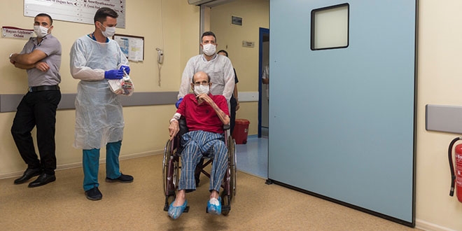 Bizimkiler'in Cemil'i taburcu oldu