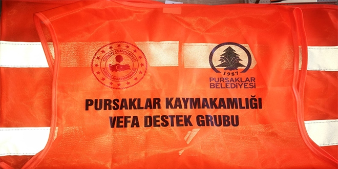 Ankara'da, okul müdürlerine belediye amblemli yelek giydirildi