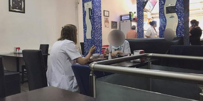 'Sağlık çalışanları hastane kıyafetleri ile sokağa çıkamaz'