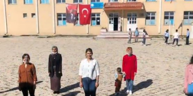 Bakan Ziya Selçuk'tan 'uzaktan eğitim' paylaşımı