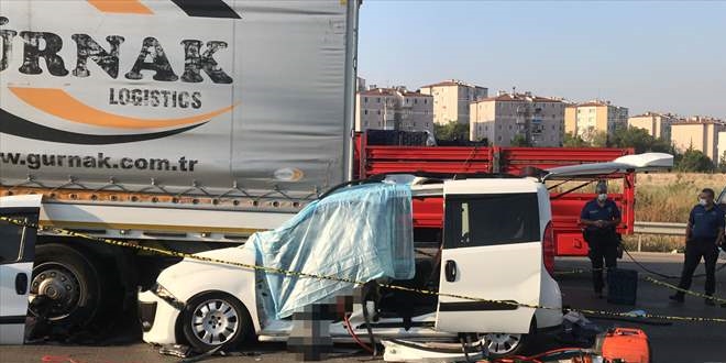 Düğün hazırlığı yapan çifti trafik kazası ayırdı