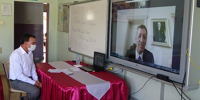 Bakan Selçuk'tan pandemi sürecinde öğretmenlere çağrı