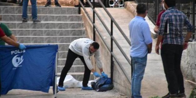 Astsubay, eşini ve kuaför çalışanını vurup intihar etti