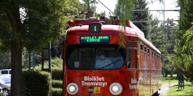 Konya'da bisiklet tramvayı raylarda