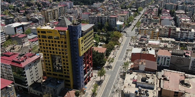 'Dünyanın en saçma binası' yıkılacak