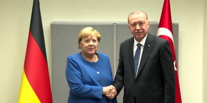 Erdoan, Almanya Babakan Merkel ile grt