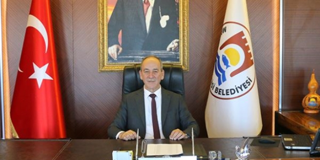 DSP'den istifa eden Belediye Başkanı, AK Parti'ye geçti