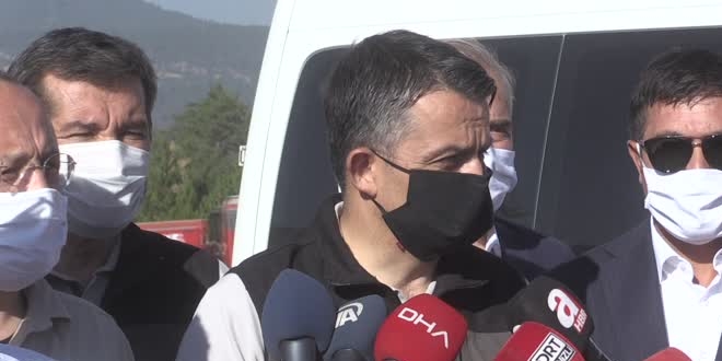 Pakdemirli: Denizli'de çıkan yangın tamamen kontrol altında