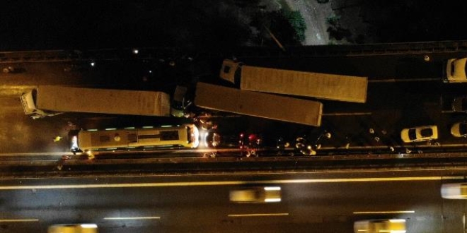 28 aracın çarpıştığı TEM Otoyolu 3 saatte trafiğe açılabildi