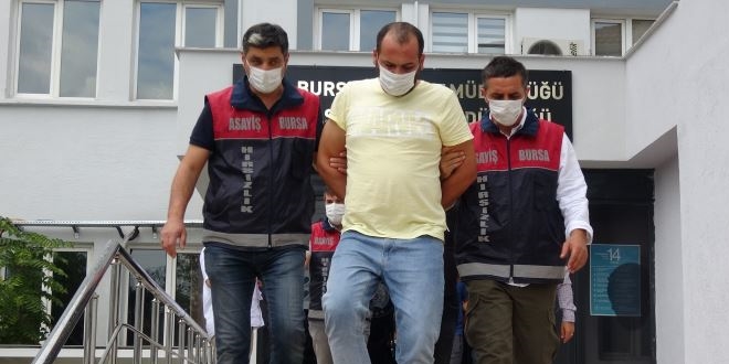 Çalıştığı mağazayı soyup, Antalya'ya tatile gittiler