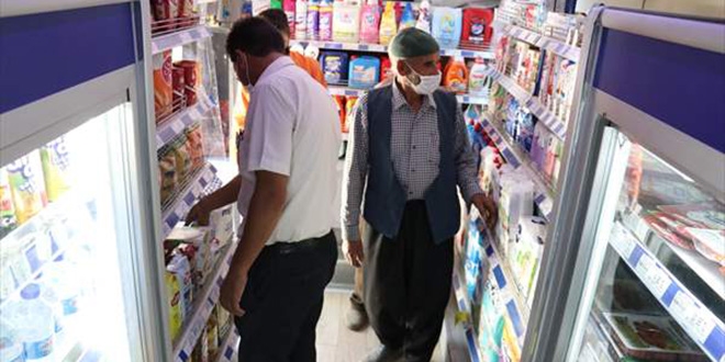 Koronavirüse karşı 'gezici otobüs market' köy yollarında