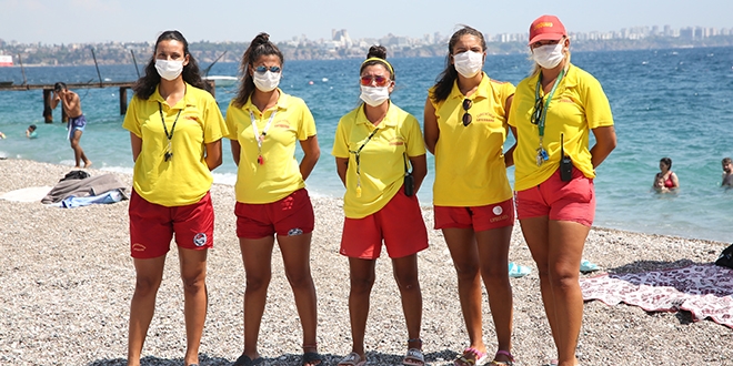Konyaaltı Sahili kadın cankurtaranlara emanet