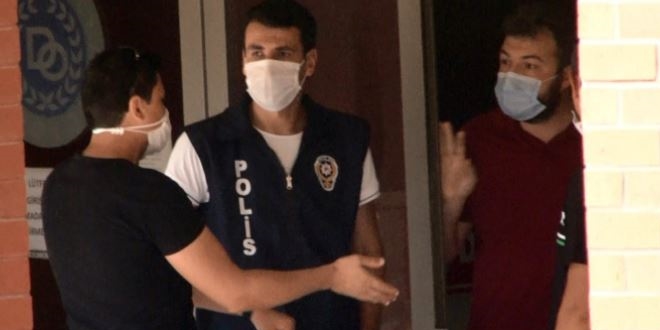 1 dakika ile sınavı kaçırdı, görevlilere dakikalarca dil döktü