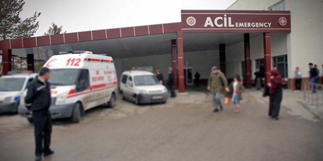 Sınav dönüşü adliye çalışanları kaza yaptı: 1 ölü, 4 yaralı