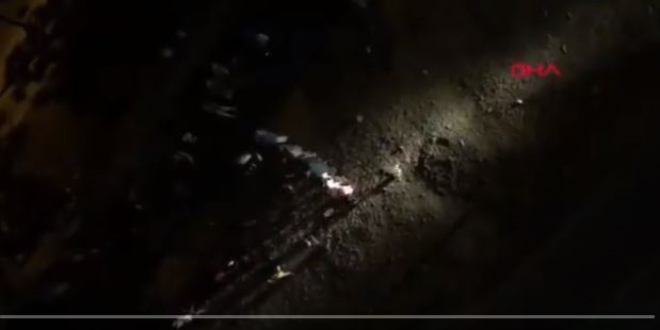 Otomobil farıyla kına gecesi yaptılar