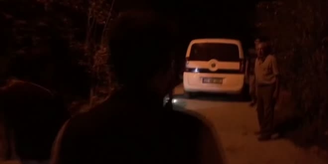Bakan Pakdemirli, Hatay'da yangın bölgesindeki bir aileyi evinde ziyaret etti