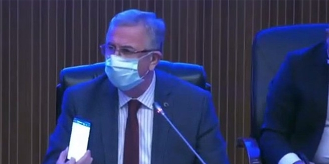 'Berberlerden bana mesaj geldi' dedi. Mansur Yavaş sert cevap verdi