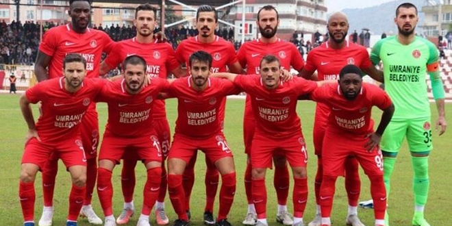 Ümraniyespor'da 7'si futbolcu 14 kişinin testi pozitif çıktı