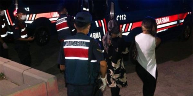 'Sağlık Bakanlığı görevlisiyiz' diyerek dolandırıcılık yapmaya çalıştılar