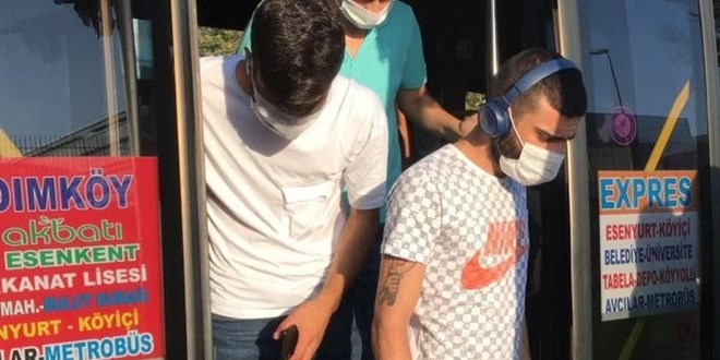Esenyurt'ta yine aynı görüntüler, minibüsten 12 kişi yerine 33 kişi çıktı