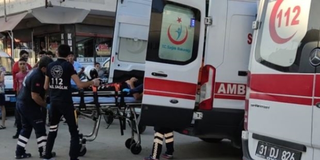 Motosikletli yunus polisler kaza yaptı: 2 yaralı