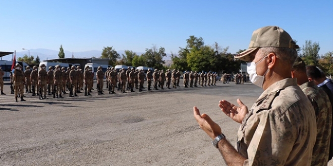 154 Mehmetçik Elazığ'dan Suriye'ye uğurlandı