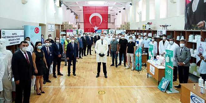 Bakan Selçuk'tan meslek liselerine övgü: Adeta göklere uçtum
