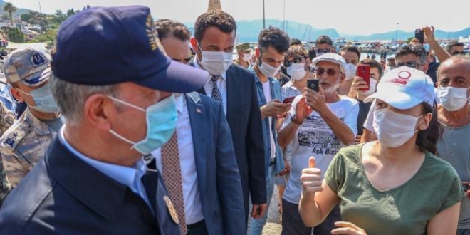 Bakan Akar'dan silah istedi
