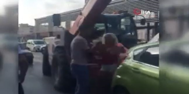 Ankara'da kadın sürücü ile kamyon şoförü kavga etti