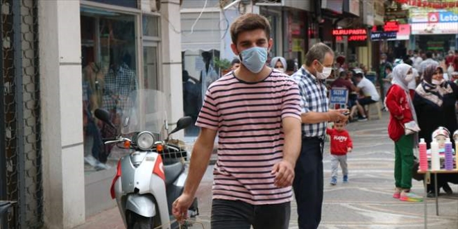Çay ocağında ailesine destek olurken tıp fakültesini kazandı