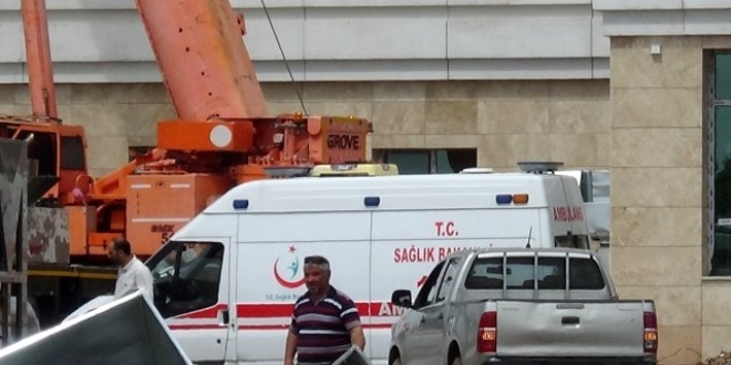 Mardin'de okul inşaatında çökme: 5 işçi yaralandı