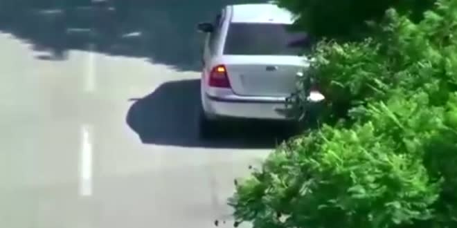 Kırmızı ışıkta geçen ehliyetsiz sürücü 'drone'a yakalandı