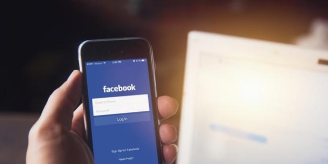 Facebook'a yeni zellik: E zamanl video izlenebilecek