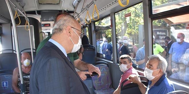 İzmir Valisi Köşger koronavirüs'den takip edilen kişi sayısını açıkladı