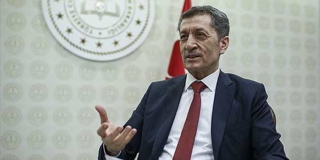 Okullarda yüz yüze eğitim 'temassız oyunlar' ile başlıyor