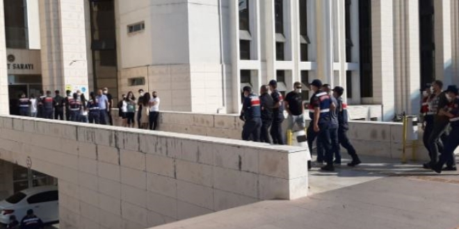 78 yaşındaki kadın dolandırıcılara 350 bin lira kaptırdı