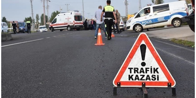 Nide'de trafik kazas: 1 l, 4 yaral