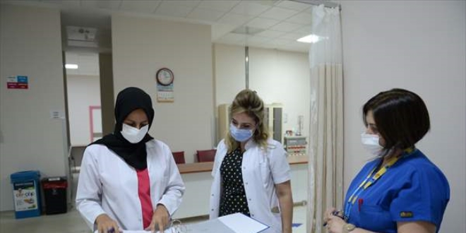 'Sağlıkçıların sırılsıklam olduklarını görseler daha duyarlı olurlar'
