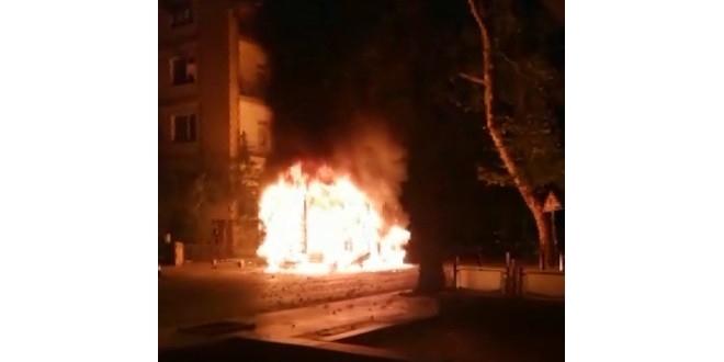 Ankara'da alev topuna dönen kamyonet paniğe sebep oldu