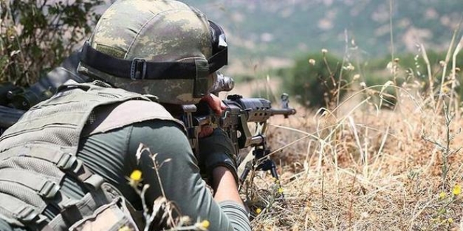 Hakkari kırsalında iki terörist etkisiz hale getirildi