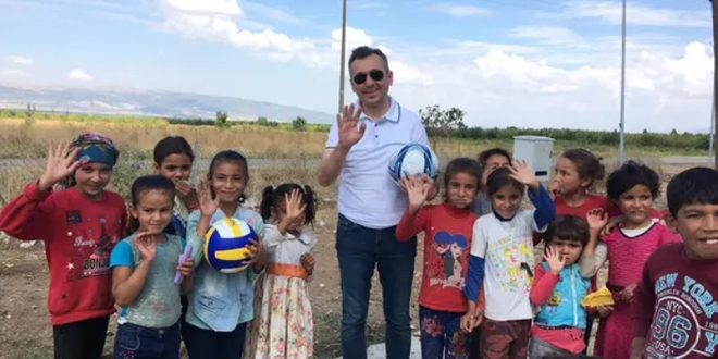 Vali, maske takmayan il milli eğitim müdürünü uyardı
