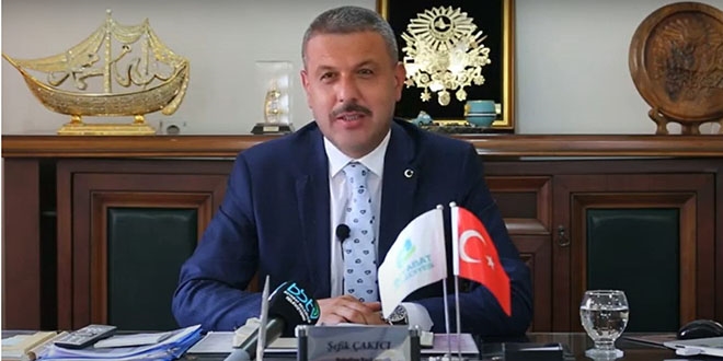 Koronavirüsü yenen Belediye Başkanı görevine başladı