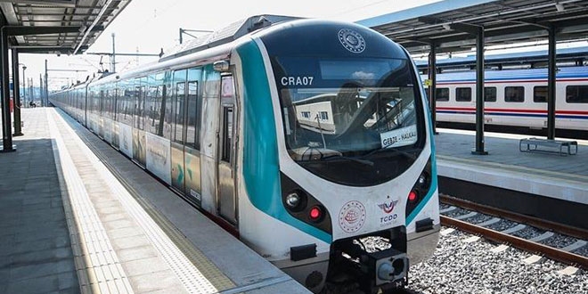 Kablolar yandı, marmaray seferleri durdu
