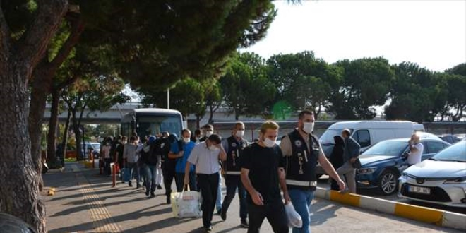FETÖ'den gözaltına alınan 13 şüpheliden 1'i tutuklandı