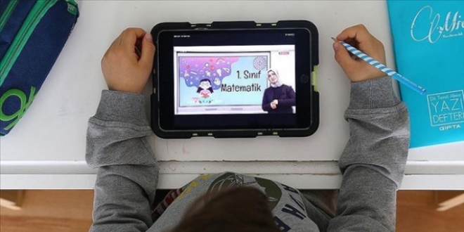 AK Partili belediyeler öğrencilere tablet dağıtacak