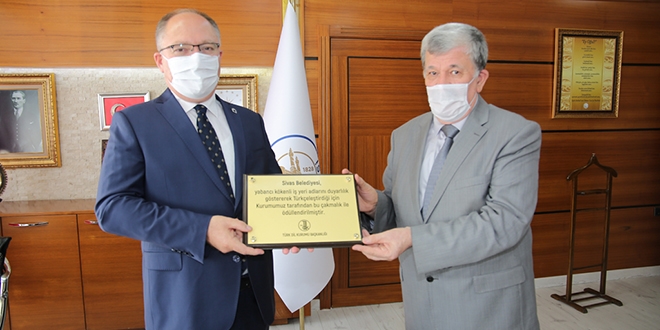 TDK'den Sivas Belediyesine ödül