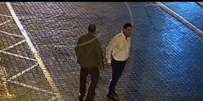 Fethiye Belediye Başkanı, tatilcinin aracını tekmeledi